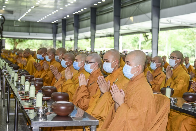 Offering two rain-retreat Schools of Vietnam Buddhist University and Hoang Phap Pagoda