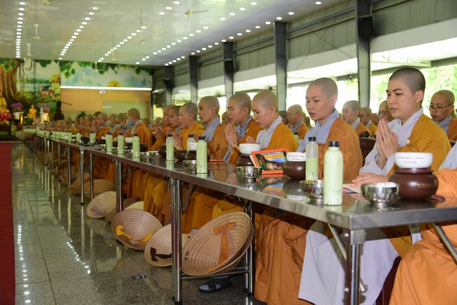 Offering two rain-retreat Schools of Vietnam Buddhist University and Hoang Phap Pagoda