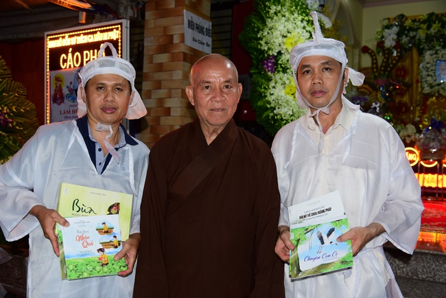 The rite praying for rebirth in Hoc Mon District