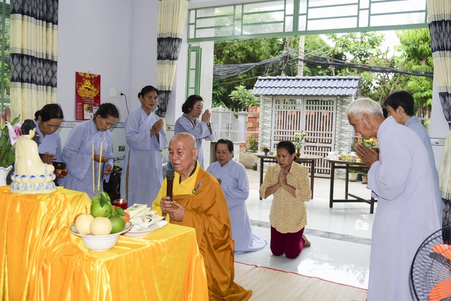 The rite praying for rebirth in Hoc Mon District