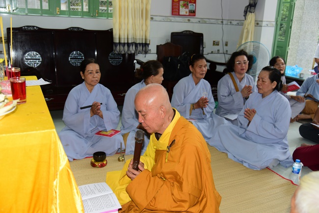 The rite praying for rebirth in Hoc Mon District