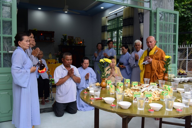 The rite praying for rebirth in Hoc Mon District