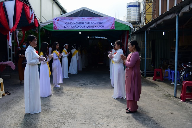 Ullambana Ceremony expressing gratitude to the parents, customers and employees of Trang Nguyen Company