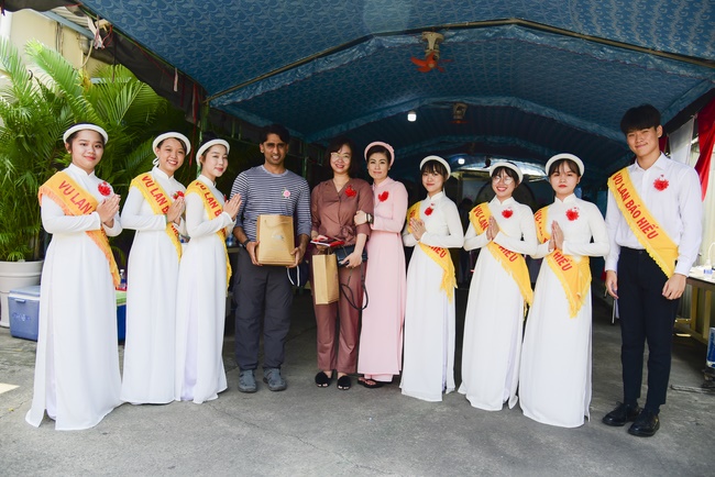 Ullambana Ceremony expressing gratitude to the parents, customers and employees of Trang Nguyen Company