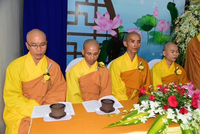 Ullambana Ceremony expressing gratitude to the parents, customers and employees of Trang Nguyen Company