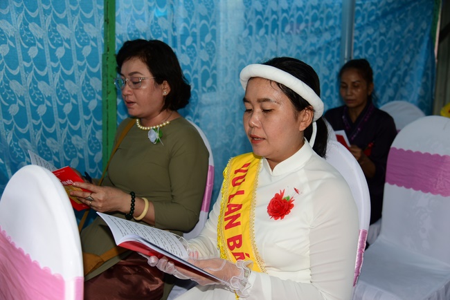 Ullambana Ceremony expressing gratitude to the parents, customers and employees of Trang Nguyen Company