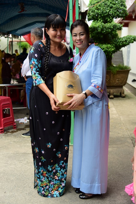 Ullambana Ceremony expressing gratitude to the parents, customers and employees of Trang Nguyen Company