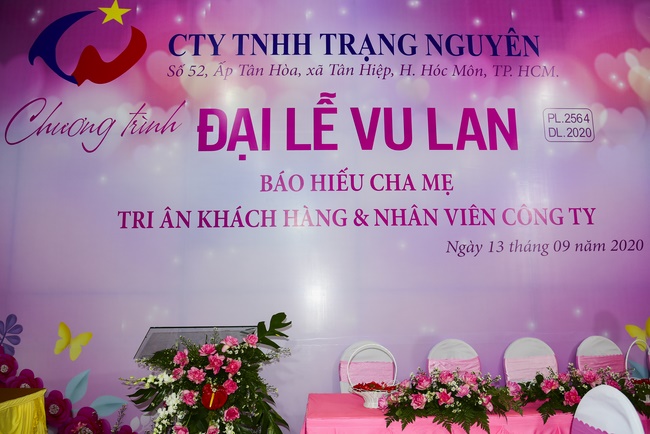 Ullambana Ceremony expressing gratitude to the parents, customers and employees of Trang Nguyen Company