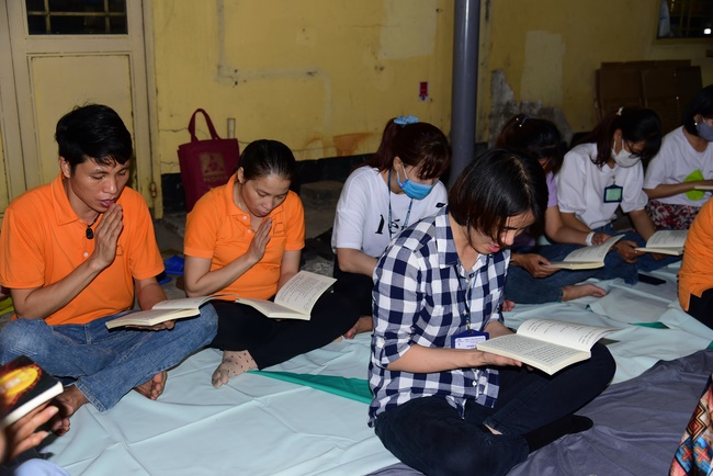 The Rite Praying for Peace at VIKING Company, Hoc Mon.