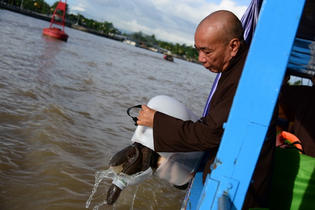 Repentant Ceremony at Minh Chat  ashram in Can Tho