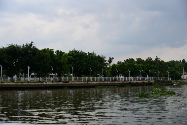 Freeing creatures at Ba Lua port in Cu Chi