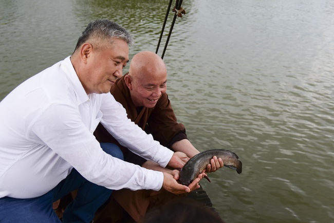Freeing creatures at Ba Lua port in Cu Chi