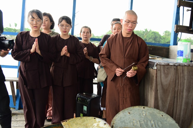 Freeing creatures at Ba Lua port in Cu Chi