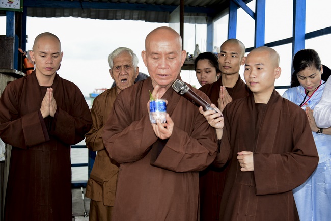 Freeing creatures at Ba Lua port in Cu Chi