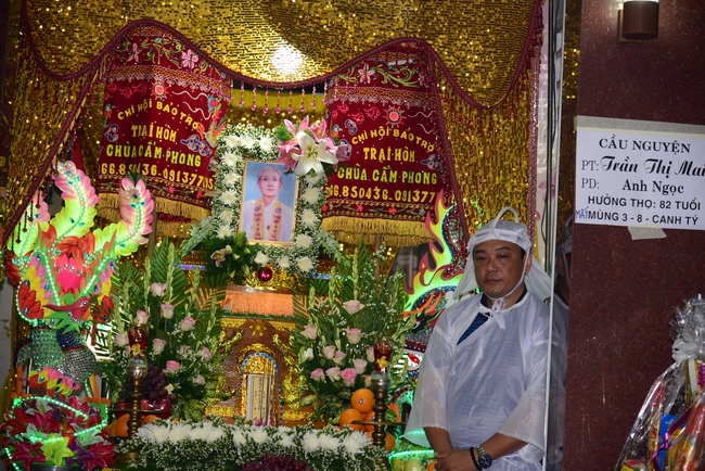 Giving lunch portions at Hoc Mon Wholesale Market and The rite praying for rebirth in Tay Ninh