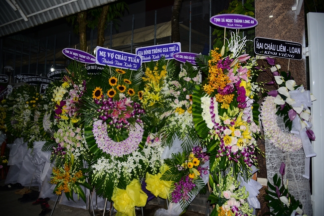 Giving lunch portions at Hoc Mon Wholesale Market and The rite praying for rebirth in Tay Ninh
