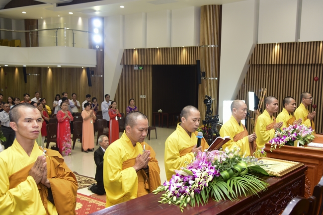 The Wedding Ceremony at the pagoda