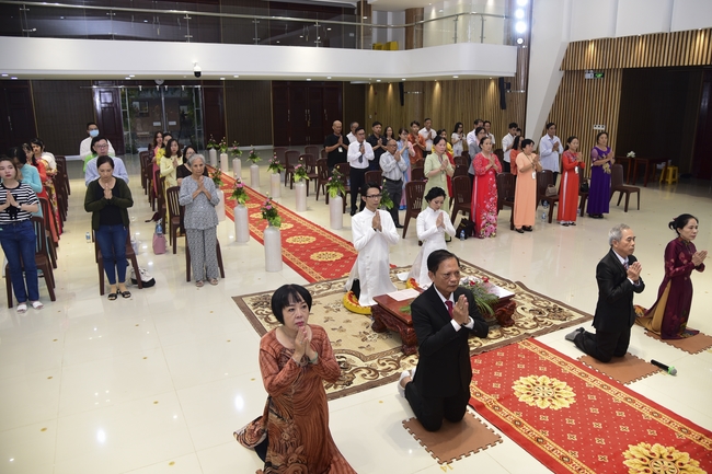 The Wedding Ceremony at the pagoda