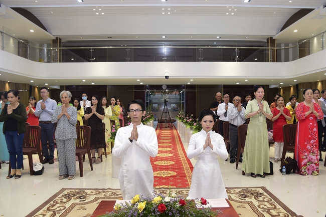 The Wedding Ceremony at the pagoda