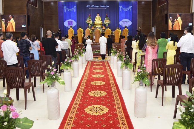 The Wedding Ceremony at the pagoda