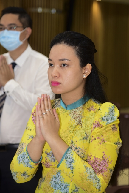The Wedding Ceremony at the pagoda