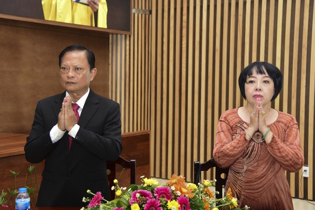 The Wedding Ceremony at the pagoda