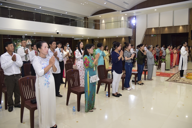 The Wedding Ceremony at the pagoda