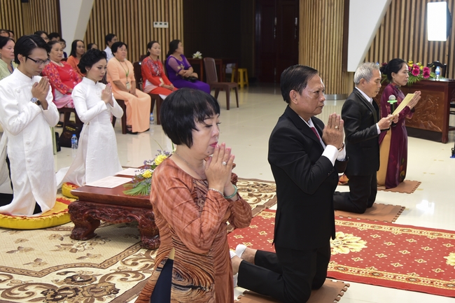 The Wedding Ceremony at the pagoda