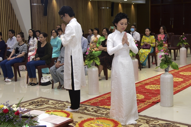 The Wedding Ceremony at the pagoda