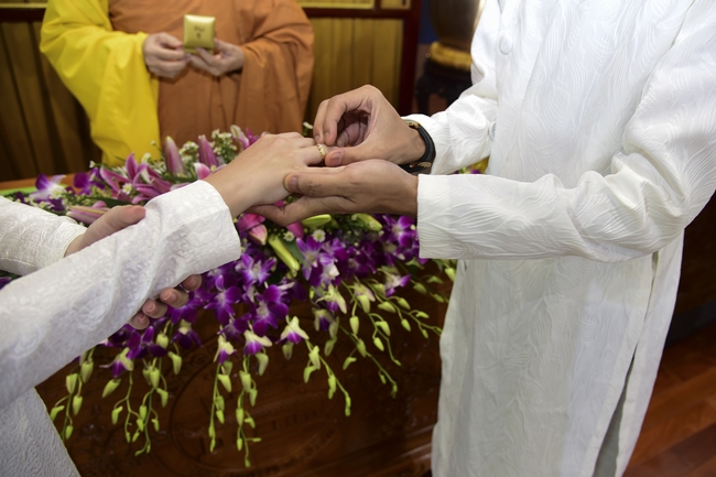 The Wedding Ceremony at the pagoda