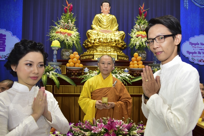 The Wedding Ceremony at the pagoda