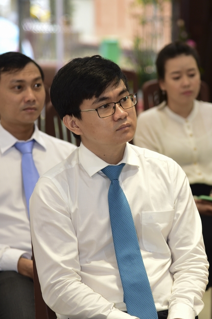 The Wedding Ceremony at the pagoda