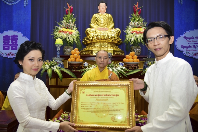 The Wedding Ceremony at the pagoda