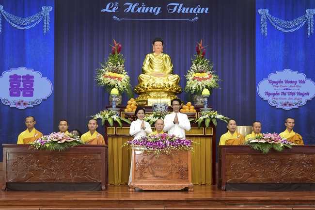 The Wedding Ceremony at the pagoda