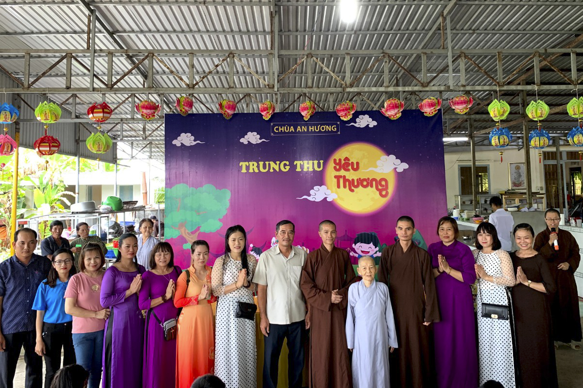 Trung thu yêu thương chùa An Hương, An Giang