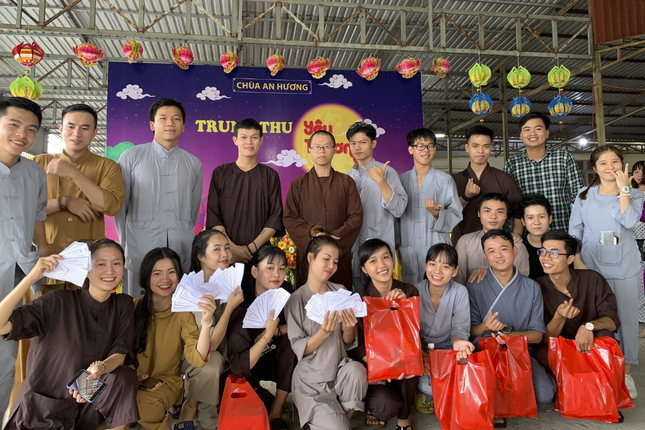 Trung thu yêu thương chùa An Hương, An Giang