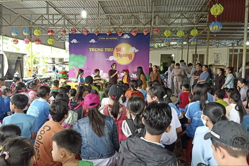 Trung thu yêu thương chùa An Hương, An Giang