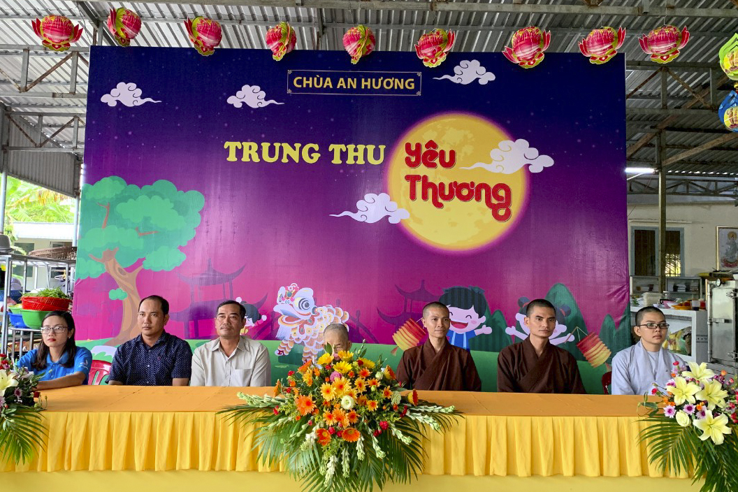 Trung thu yêu thương chùa An Hương, An Giang