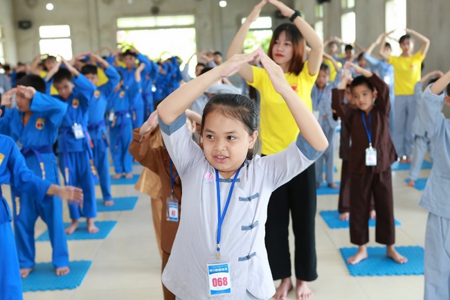 The retreat Sowing seeds lotus at Dong Cao Pagoda