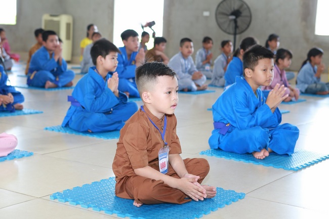 The retreat Sowing seeds lotus at Dong Cao Pagoda