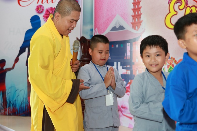 The retreat Sowing seeds lotus at Dong Cao Pagoda