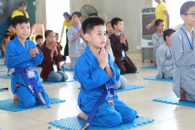 The retreat Sowing seeds lotus at Dong Cao Pagoda
