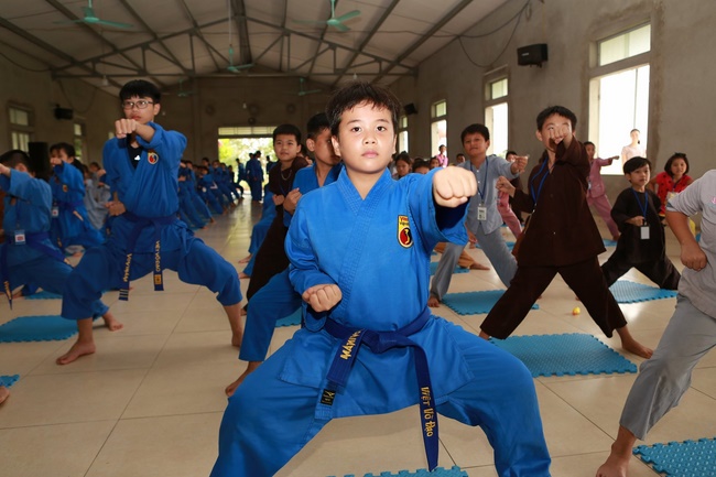 The retreat Sowing seeds lotus at Dong Cao Pagoda