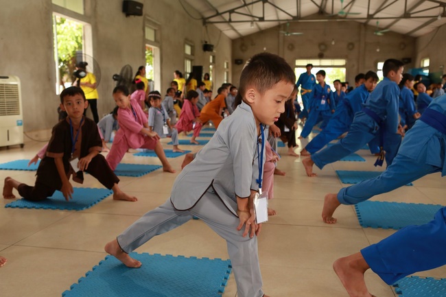 The retreat Sowing seeds lotus at Dong Cao Pagoda