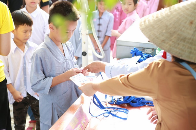 The retreat Sowing seeds lotus at Dong Cao Pagoda