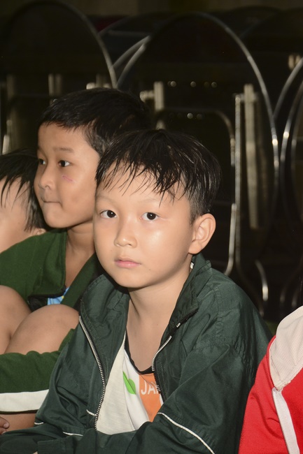 Offering gifts on Mid-Autumn Festival to Ben Tre and Tien Giang provinces