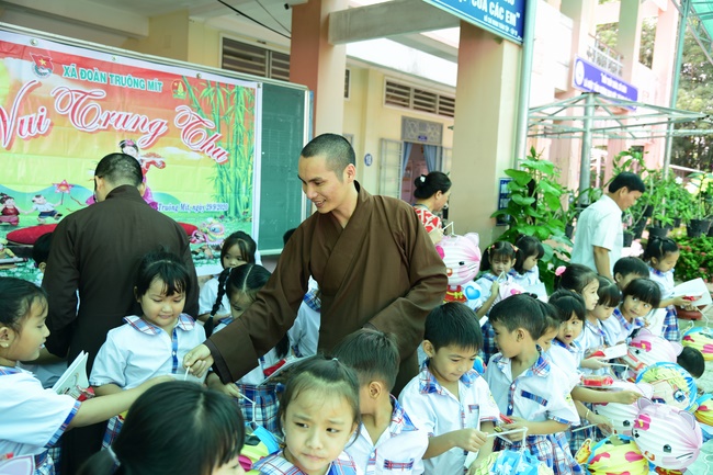 Spreading the love on Mid-Autumn Festival in Tay Ninh