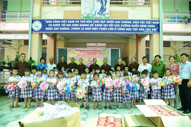 Spreading the love on Mid-Autumn Festival in Tay Ninh
