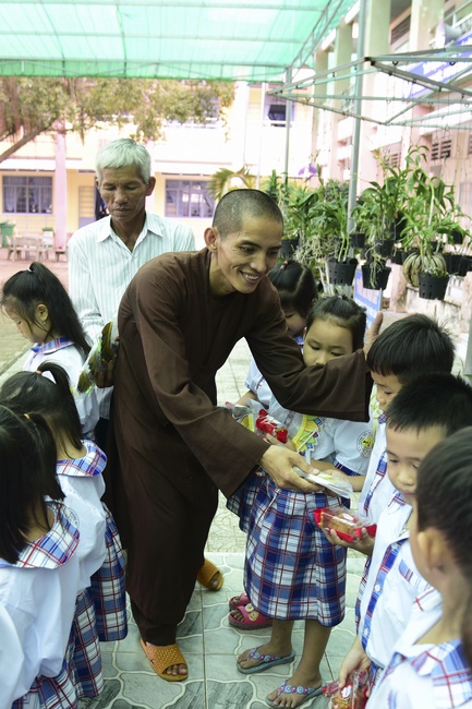 Spreading the love on Mid-Autumn Festival in Tay Ninh
