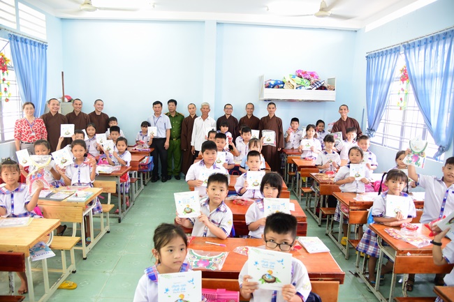 Spreading the love on Mid-Autumn Festival in Tay Ninh